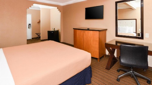 Hollywood Inn Express South image 10